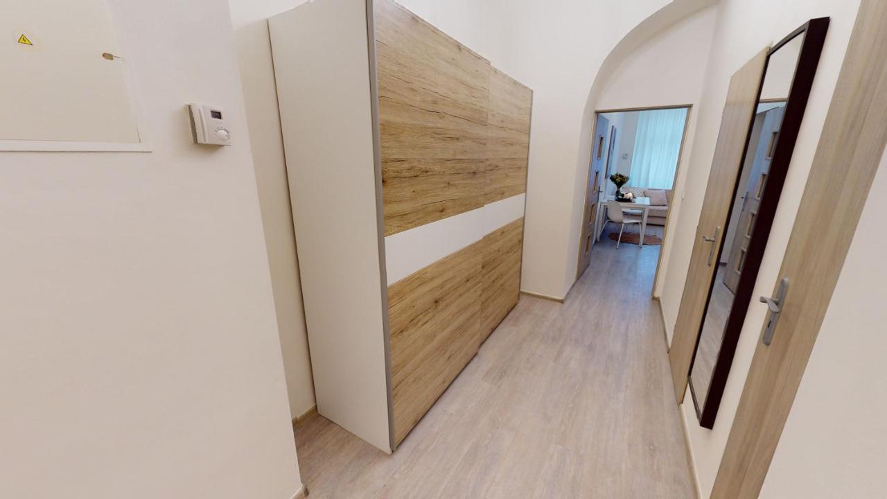 Апартаменты Viaducto De Karlin - Aparment Прага Экстерьер фото